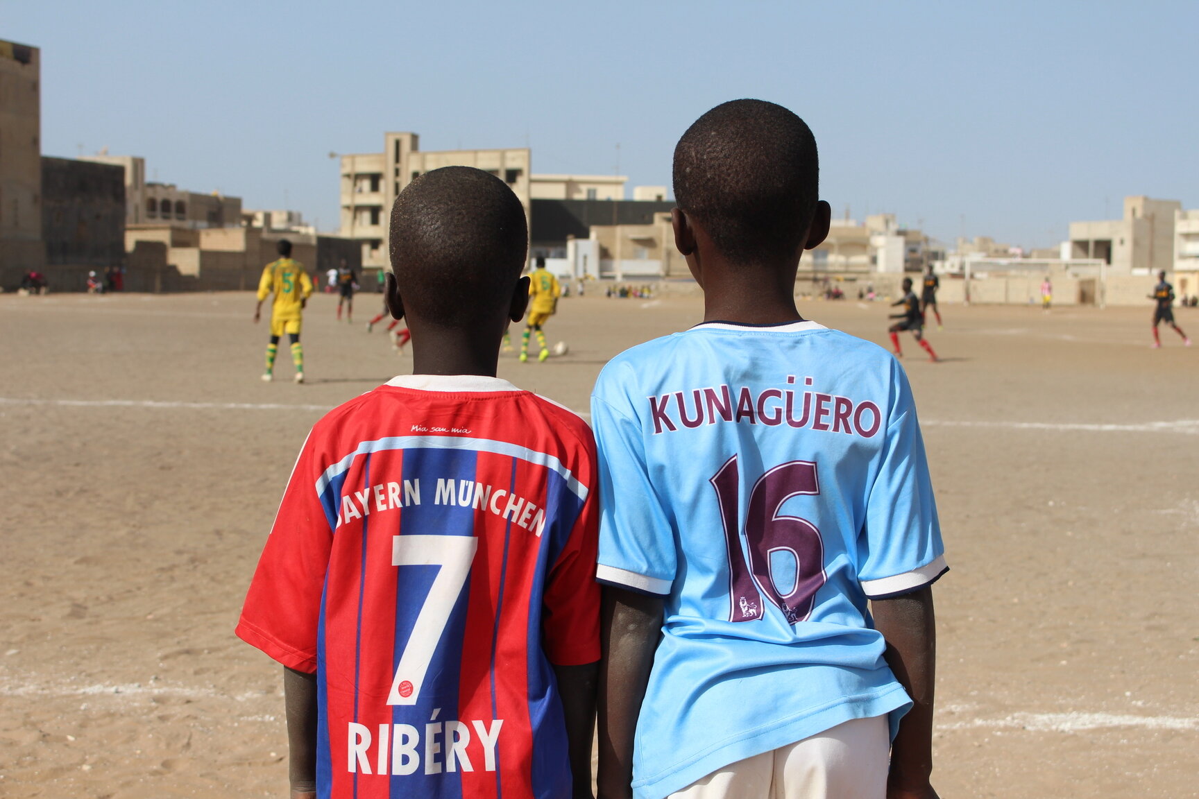 Senegali poisid unistamas mängimisest Euroopa suurtes klubides. Foto: Mark Hann, 2015.