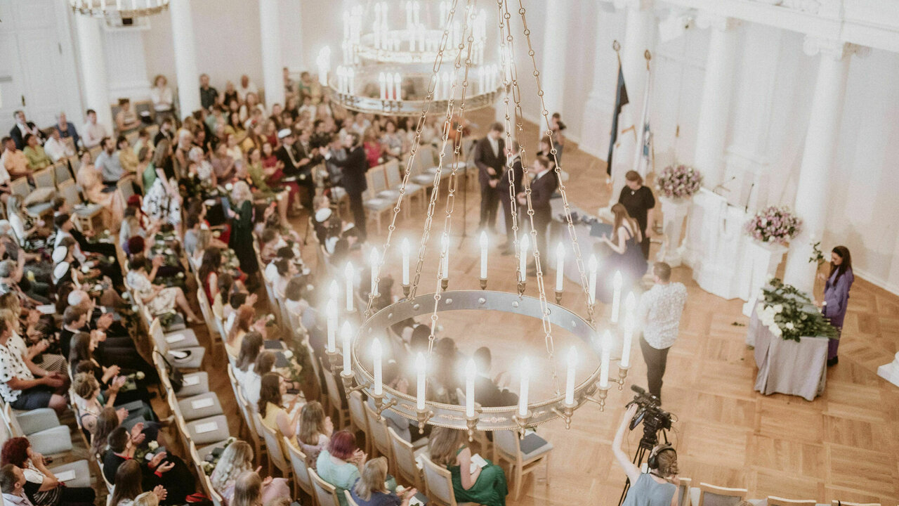 Magistriõppe lõpuaktus ülikooli aulas