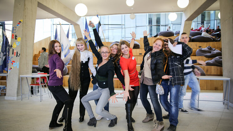 Tartu Ülikooli Narva kolledži üliõpilased