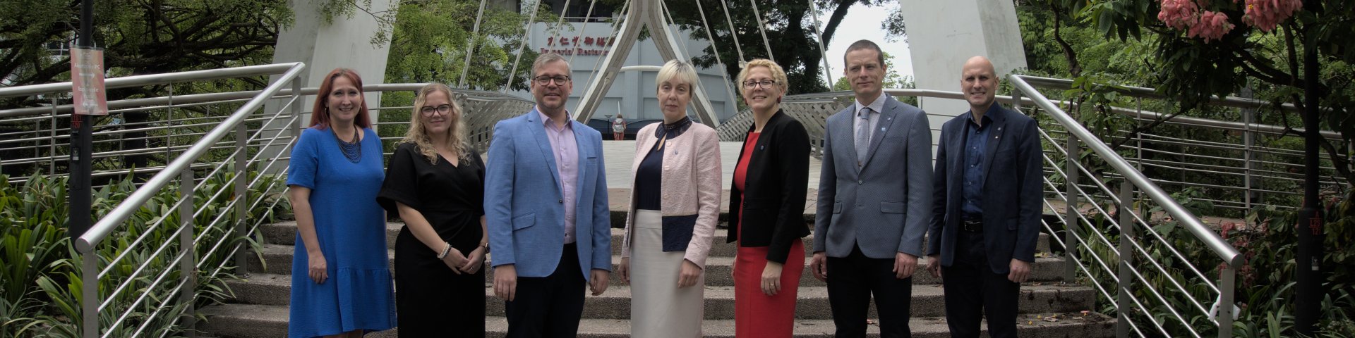 Tartu Ülikooli delegatsioon Eesti Singapuri saatkonna töötajatega